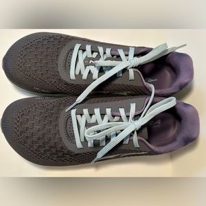 *Worn Once* Altra Torin 4.5 Plush Women’s Size 10